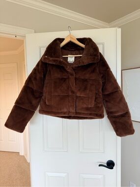 Abercrombie & Fitch | The A&F Mini Puffer Chocolate Brown Faux Fur M NWT